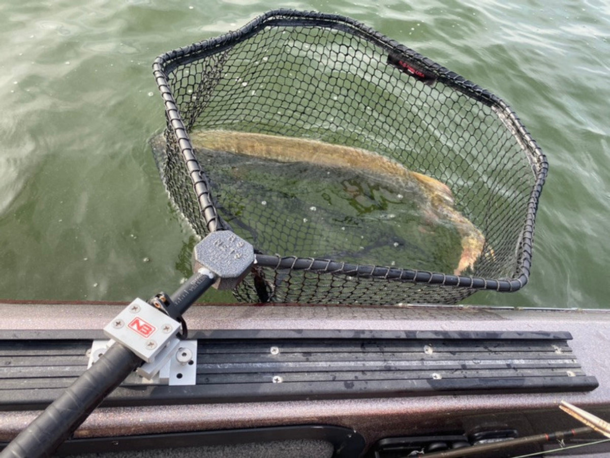 Net Buddy Musky Buddy 90 Degree Mount