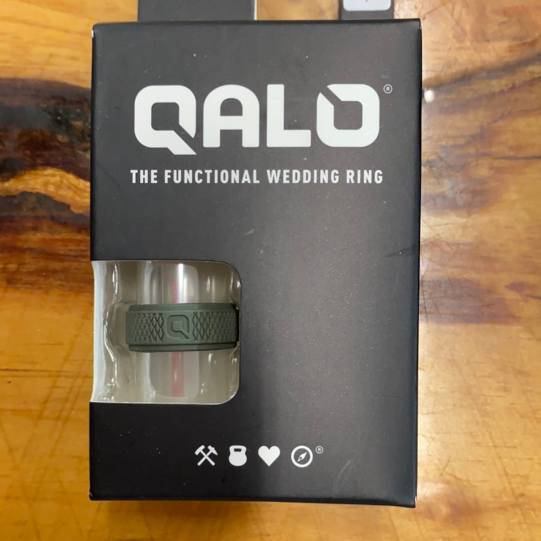 Qalo Men’s Crosshatch Wedding Ring